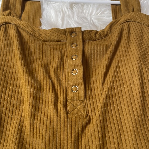 L*SPACE button front built in bra dress - Picture 2 of 9